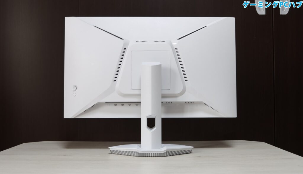 背面はすべてホワイトで統一