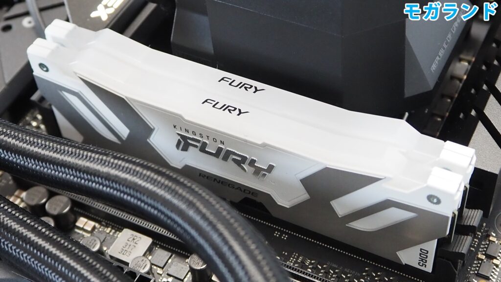 ほとんどのモデルで標準で1TB、32GB構成