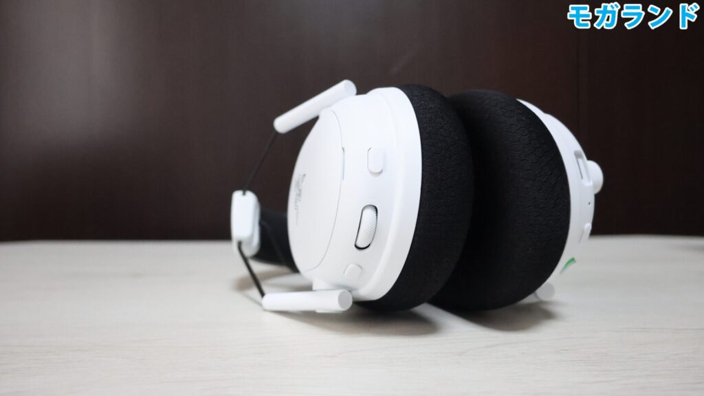 右イヤーカップのインターフェース