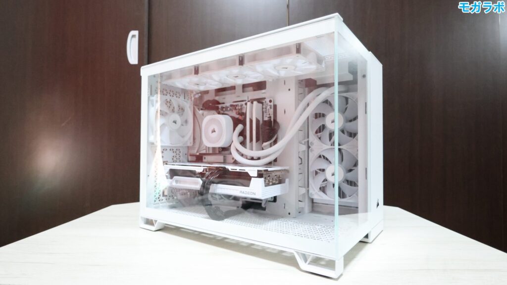 Corsair × XENOVA Collaboration【PRO Gaming】モデルの外観