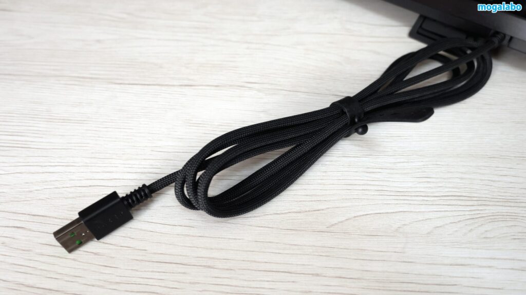 ケーブルは布巻