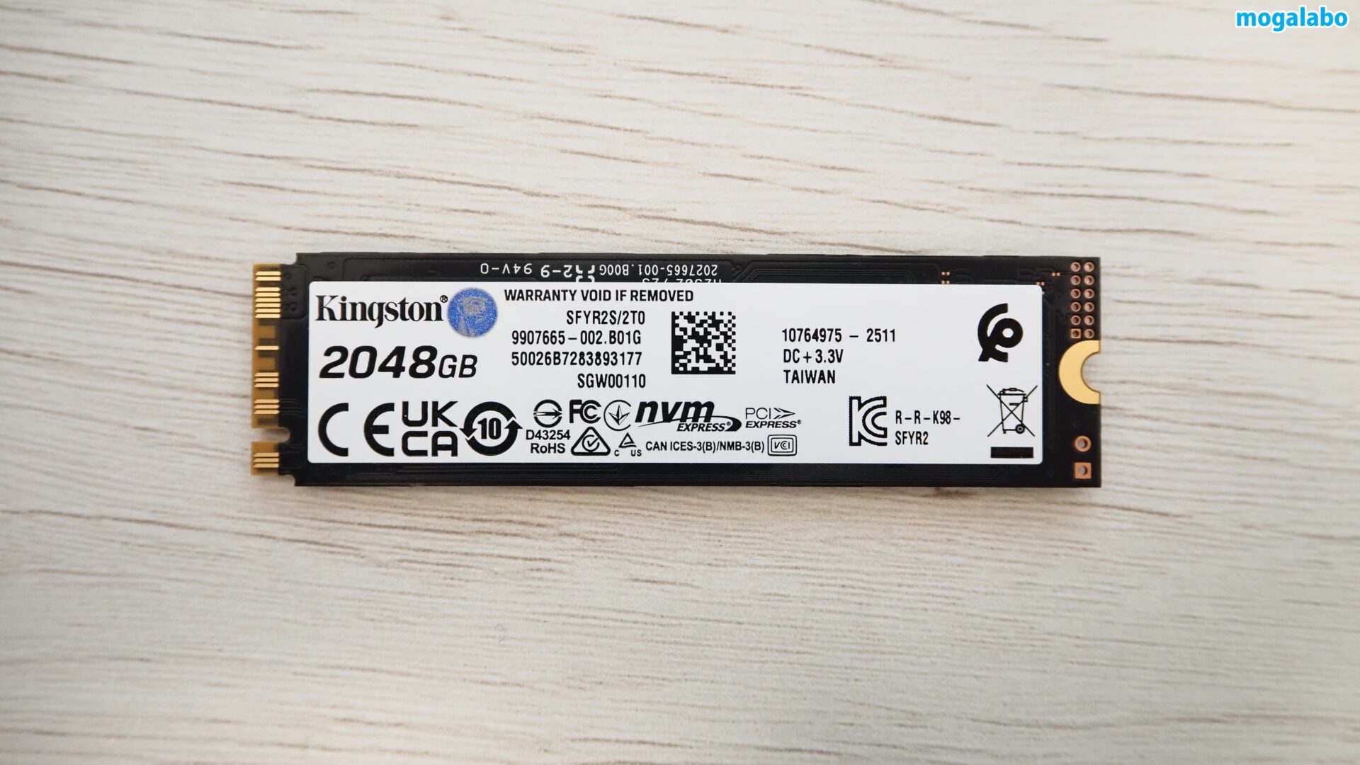 片面実装タイプのため、裏面には部品の搭載はなし