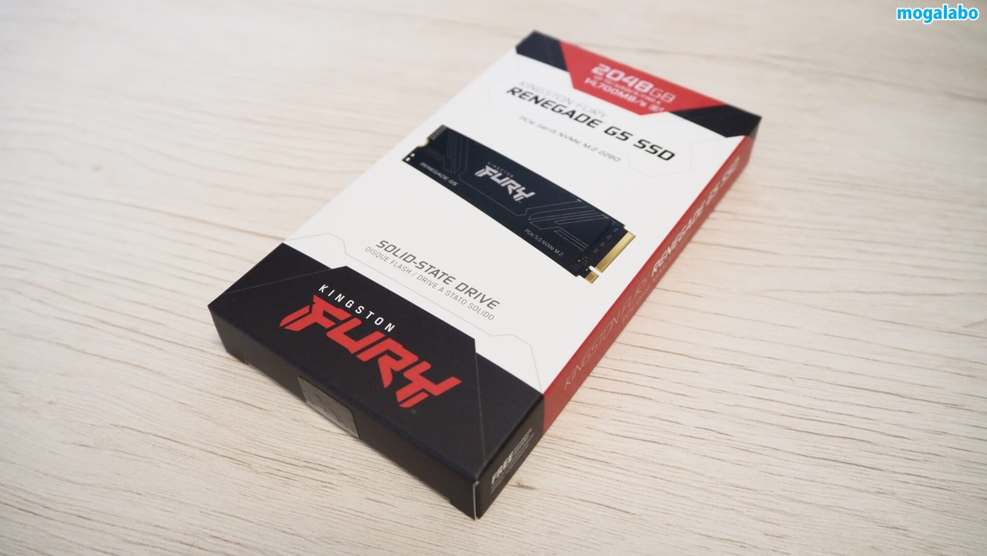 Kingston FURY Renegade G5 SSD（2048GB）のパッケージ