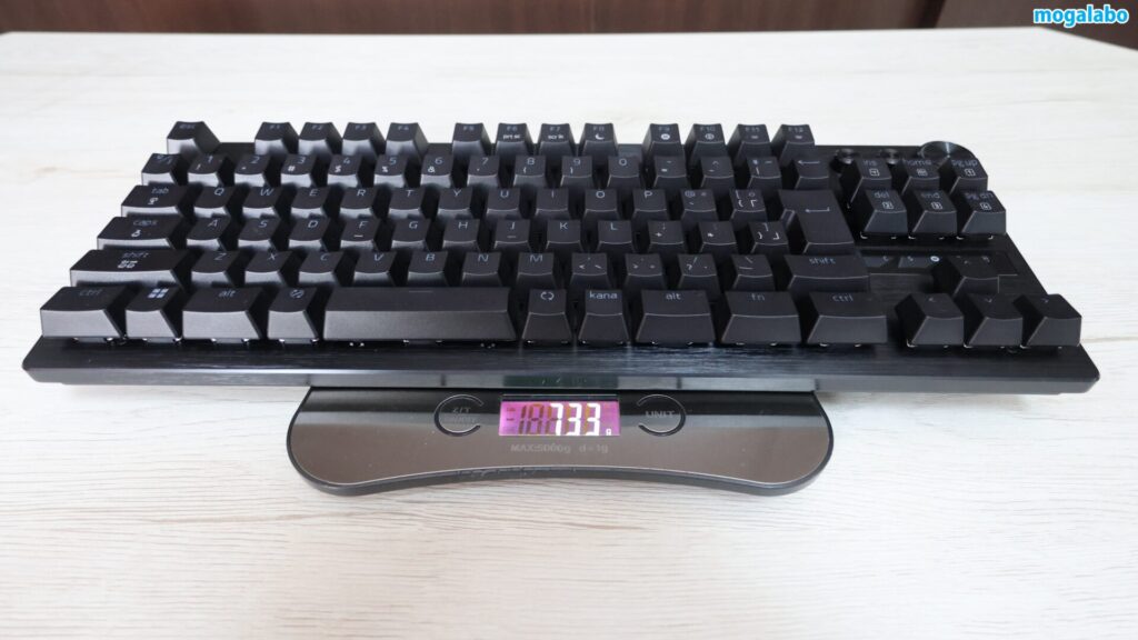 キーボード本体は約733g