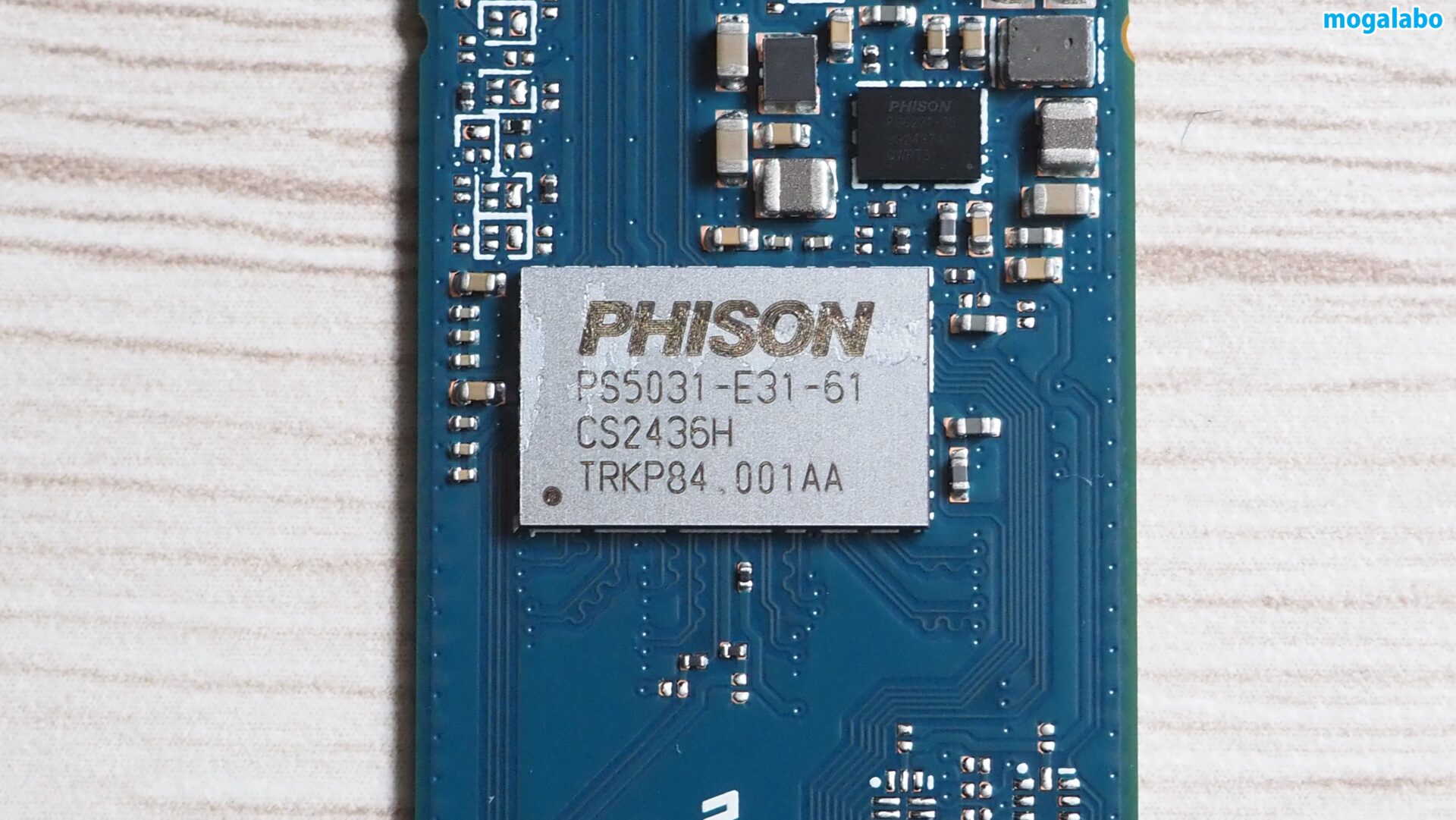 Phison製の「PS5031-E31T」