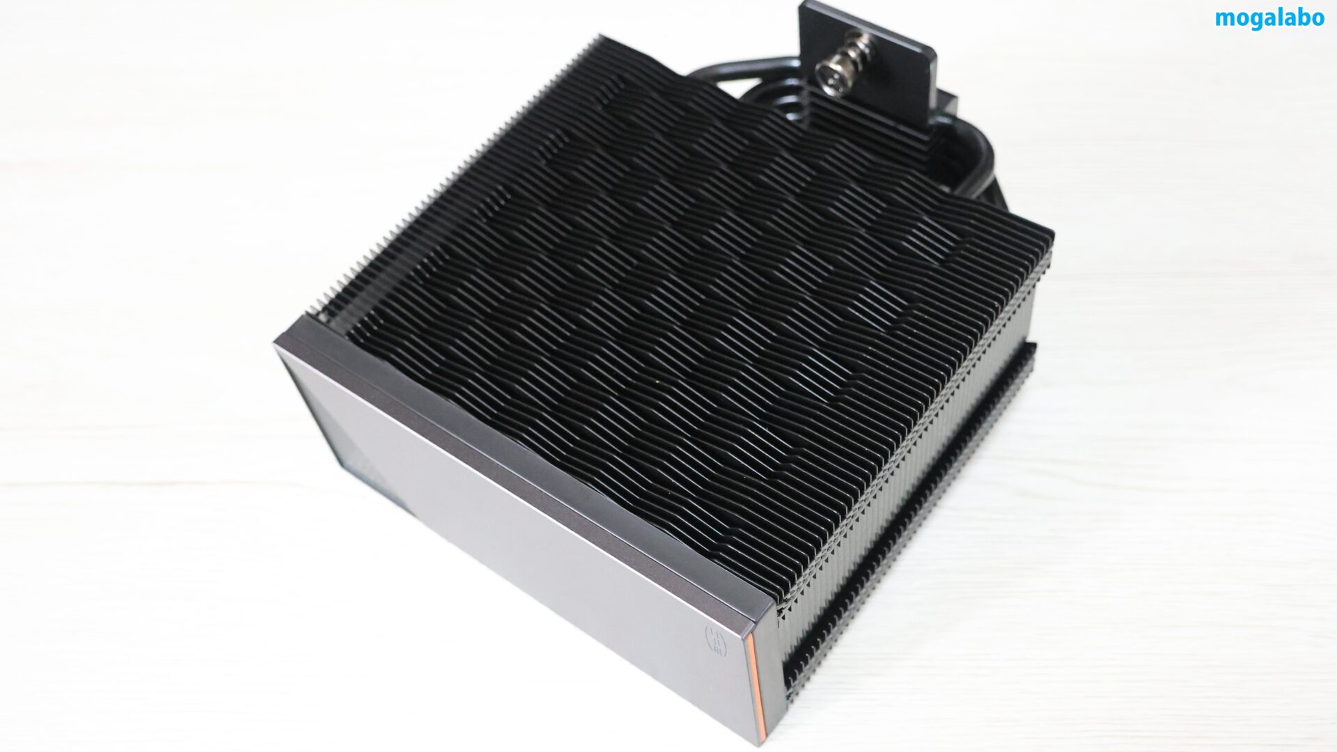 三角波浪フィンマトリックスを採用