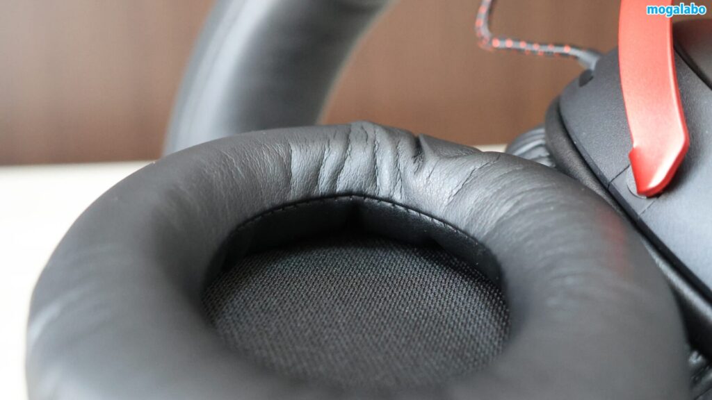 イヤーカップの深さ