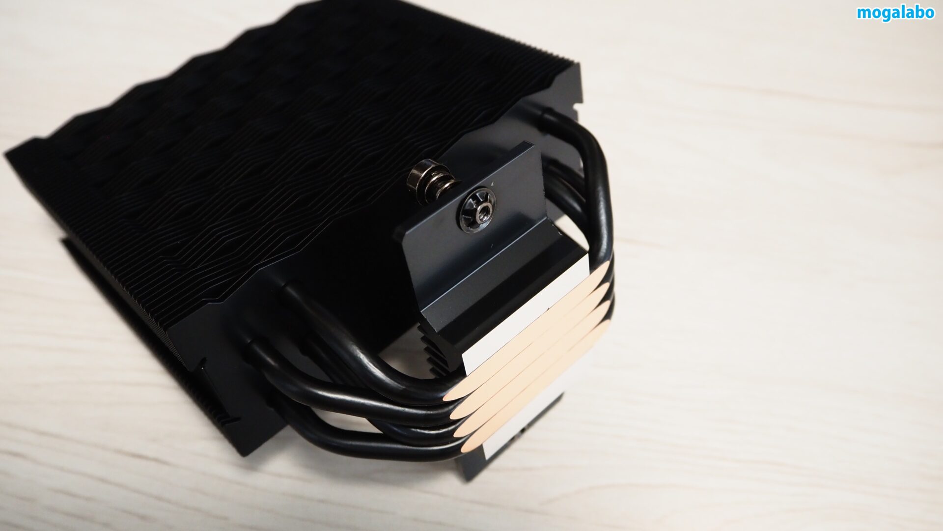 ヒートパイプの数は4本