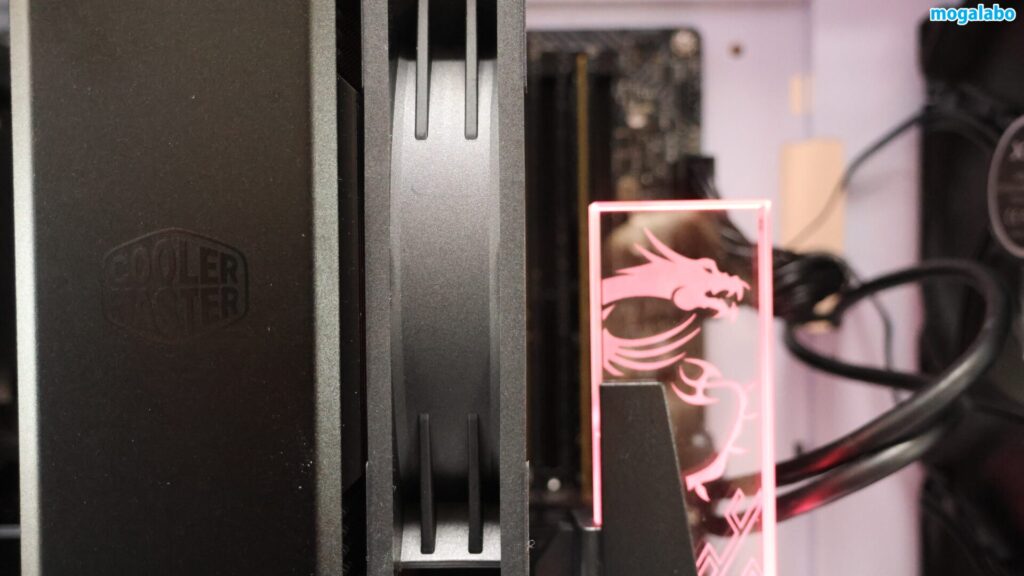 メモリスロットとのクリアランス