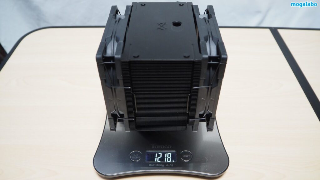 総重量は実測で1,218g