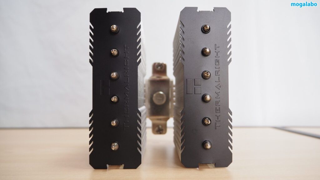 「THERMALRIGHT」のロゴ